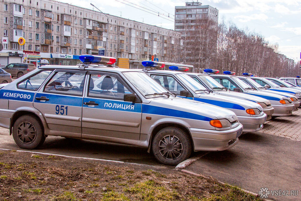 Полиция кемерово. Милиция Кемерово. Полицейская машина Россия Кемерово. Полиция Кемерово машина.