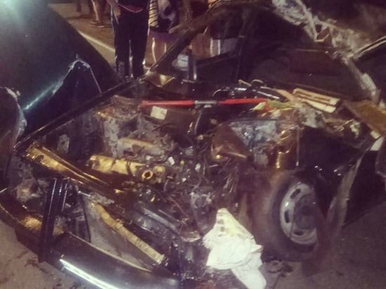 Автомобиль перевернулся превратился в груду металлолома в Кузбассе