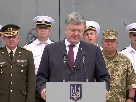 Порошенко заявил о планах России атаковать Мариуполь