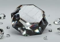Исследование, проведенное учеными из Калифорнийского университета в Санта-Барбаре, показало, что количество алмазов в земной коре исчисляется сотнями миллиардов тонн