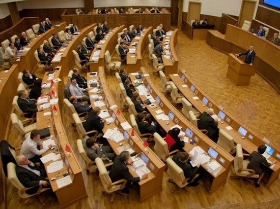 Свердловские депутаты выделили средства на «Титановую долину» и дольщикам Арамиля