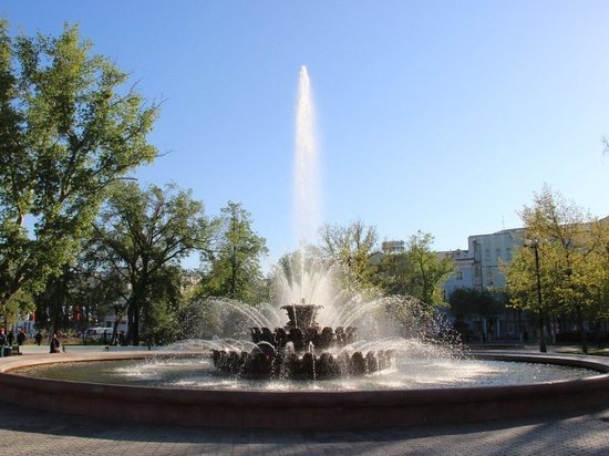 Оренбуржцам настоятельно советуют не купаться в фонтанах