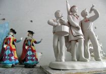 Наверняка у многих дома сохранились милые вещицы, статуэтки, посуда самого известного в России фаянса