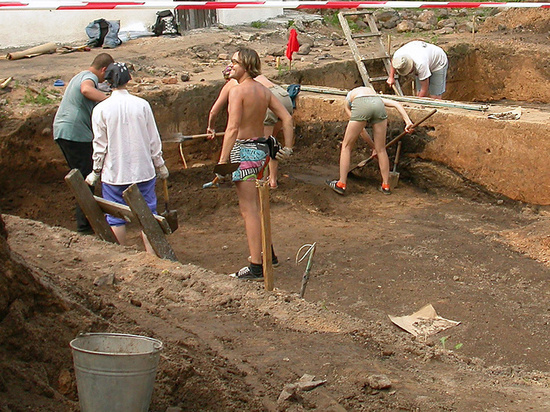 Археологи рассказывают о необычных открытиях под Можайском