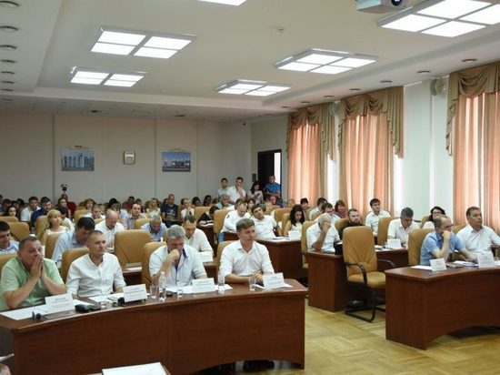 Депутаты ГорДумы Астрахани дали оценку себе и горадминистрации