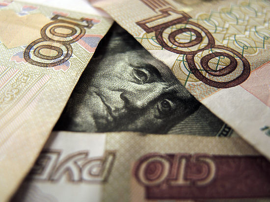 Банк подготовил ряд предложений, которые снизят долю американской валюты в
торговле и поддержат рубль