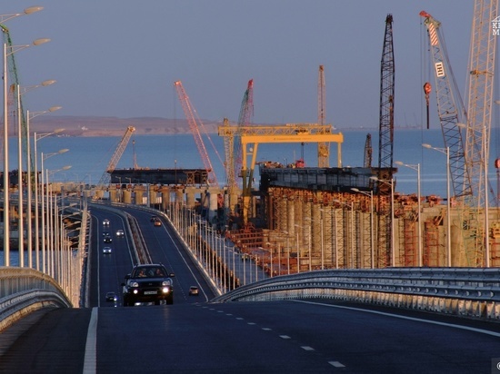 По Крымскому мосту проехали более 1 млн. автомобилей