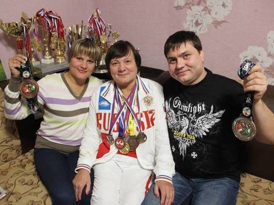 К прыжкам с парашютом в Мордовии готовится инвалид-колясочник Галина Учаева
