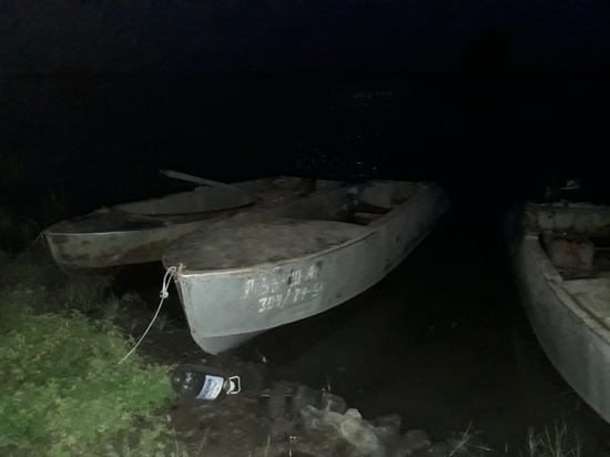Пассажир перевернувшейся лодки в Астраханской области помог спасти подростков из воды