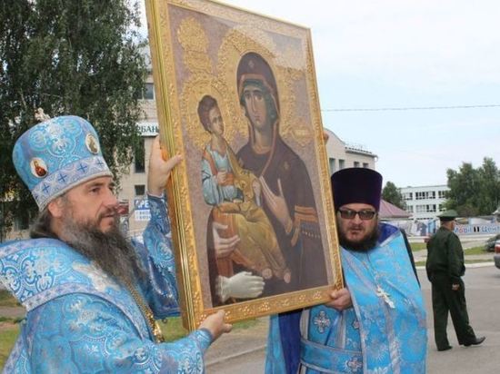 Сербы подарили Омской области икону Божьей Матери «Троеручица»