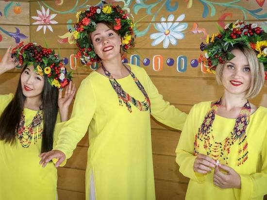 Синтез культур: В Улан-Удэ появился русско-бурятский ансамбль «Звениудинск»