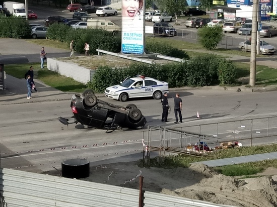 У неработающего светофора в Барнауле случилось серьезное ДТП