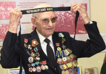 98-летнему защитнику родины вручили медаль «За защиту Кавказа» в преддверии Дня ВМФ