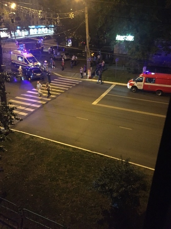 В Саранске после столкновения две иномарки отбросило на тротуар