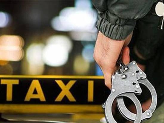 Таксист-похититель из Оренбурга попался на обналичке 121 тысячи рублей