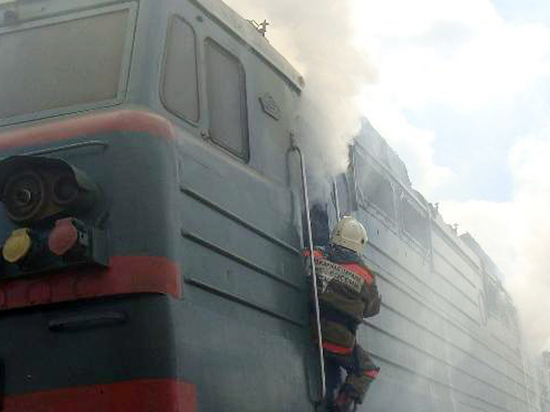 Под Медногорском горел локомотив грузового поезда