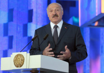В украинских СМИ днем в понедельник стали распространяться "горячие" новости о том, что президент Белоруссии Александр Лукашенко перенес инсульт и уже два дня не участвует ни в каких публичных мероприятиях