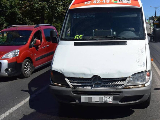 Пассажирка маршрутки пострадала в ДТП в Чебоксарах