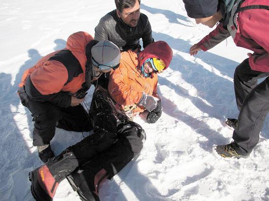 Александр Гуков сумел продержаться на высоте 6 000 метров, пережив смерть напарника
