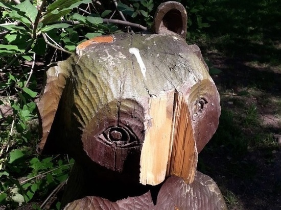 В Казани изувечили деревянные скульптуры в парке «Калейдоскоп»