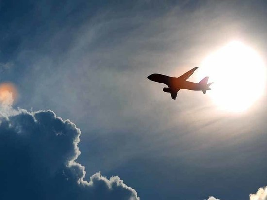 В омском аэропорту вырос пассажиропоток: летать активнее стали за рубеж