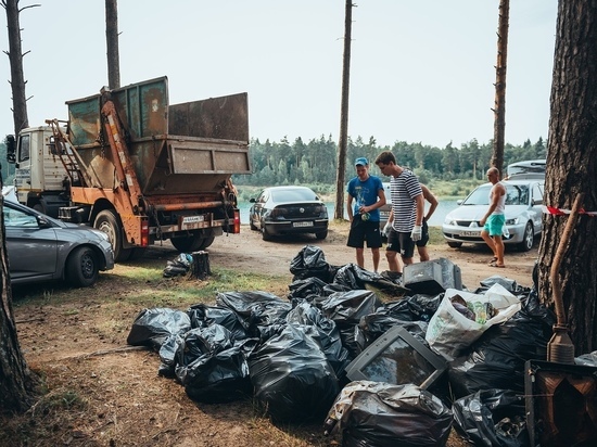 Активисты почистили карьеры от мусора