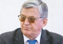 Бывший президент Федерации биатлона Норвегии Туре Бейгард в одном из интервью рассказал о случае в 2013 году, когда его якобы пытался подкупить экс-глава Союза биатлонистов России (СБР) Александр Тихонов. Сумма взятки составляла 500 евро, а отечественный функционер в ответ на это называет норвежца "больным": мол, это был подарок на день рождения.