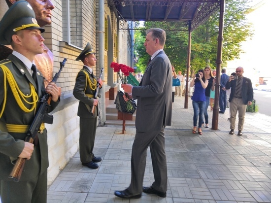 Посол Австралии в РФ посетил Народный музей Ю.А. Гагарина СГТУ