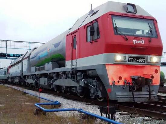 Газотурбовоз совершил серию опытных поездок с тяжеловесными поездами на СвЖД