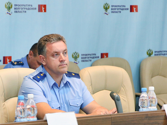 Прокуроры помогли работникам вернуть долги по зарплате на 100 млн рублей