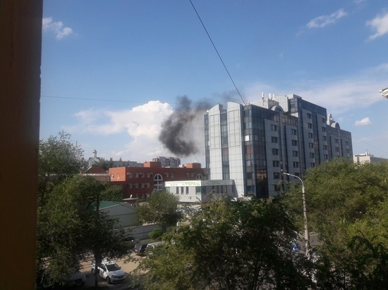 Таинственный черный дым поднялся в небо над центром Волгограда