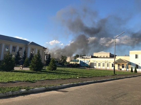 На заводе "Пигмент" в Тамбове случился крупный пожар
