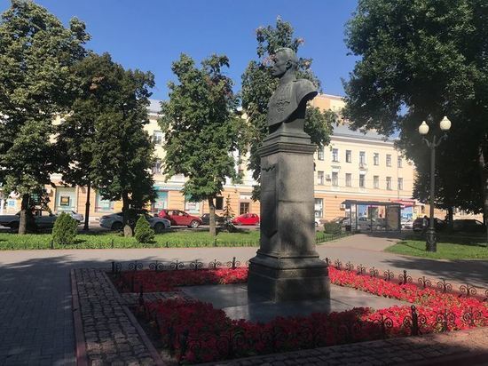 В сквере Петрова установят два новых памятника