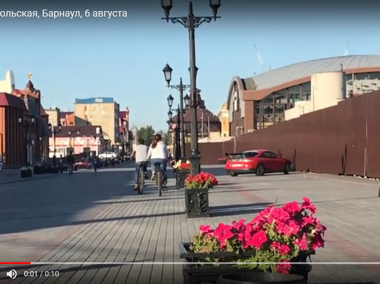 В Барнауле Mitsubishi Eclipse «дрифтовал» по пешеходной улице