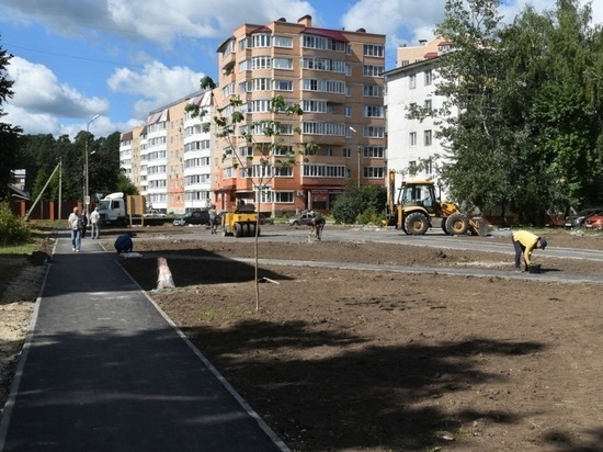 В Серпухове продолжается преображение бульвара на ул. Захаркина