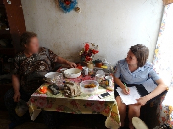 Грязь и голод: в Астрахани из-за условий жизни у матери забрали троих детей