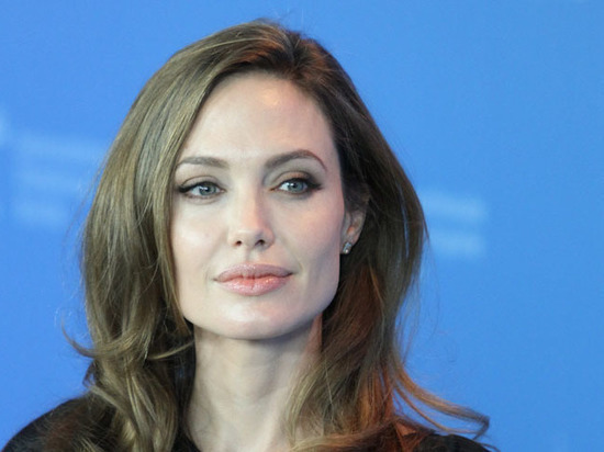 Анджелина Джоли подает в суд на взыскание алиментов с Бреда Питта