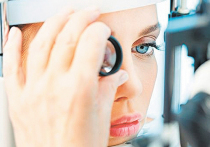 «Чтобы не пропустить проявления таких распространенных и опасных заболеваний глаз, как глаукома и катаракта, взрослому человеку нужно посещать офтальмолога как минимум раз в год
