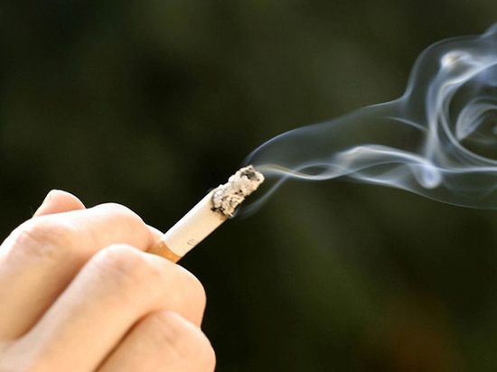 Омича избили за критику курильщиков