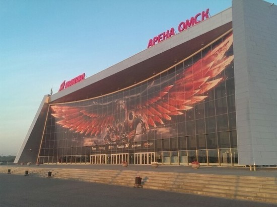 Причиной аварийного положения «Арены-Омск» могли стать не трещины – СМИ