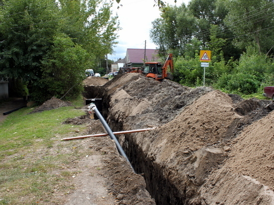 В Старице Тверской области ремонтируют водопроводную сеть