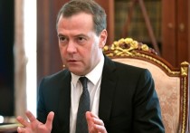 Глава российского правительства Дмитрий Медведев заявил, что повышение возраста выхода на пенсию является болезненной, но необходимой мерой