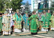 «Христос воскресе!» – приветствовали друг друга православные, прибывшие на праздник в Дивеево