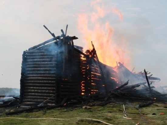 Хроники огня: собрали все, что известно о пожаре в Успенской церкви