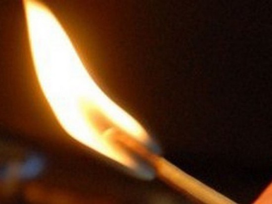 В Переволоцком районе 5-летний малыш играл с огнем около канистры с бензином