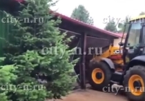 Сельские жители из Новокузнецкого района устроили разборки, применив трактор