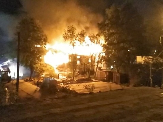 На улице Красноармейской сгорел деревянный дом