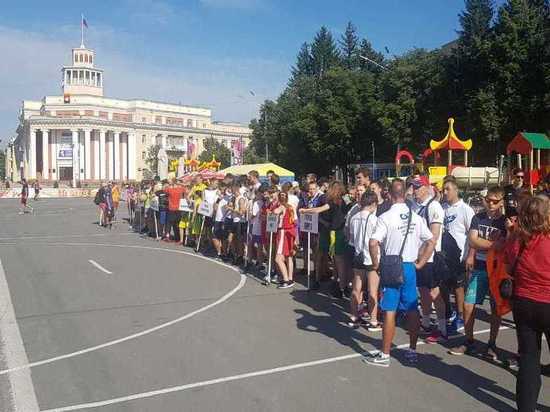 Кемеровчане взяли первые места в уличных соревнованиях по баскетболу