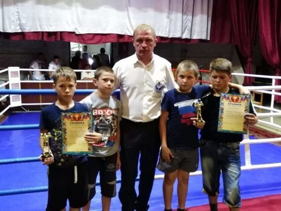 Боксеры из Старицы Тверской области покорили пьедестал соревнований в Кувшинове