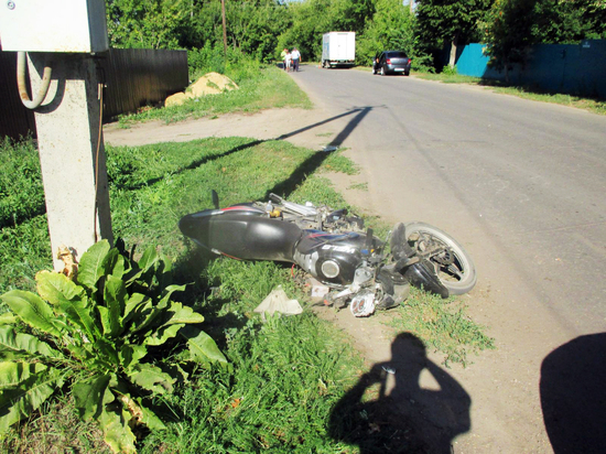 Нелегальный мотоциклист наехал на грузовую «Газель» в Ефремовском районе